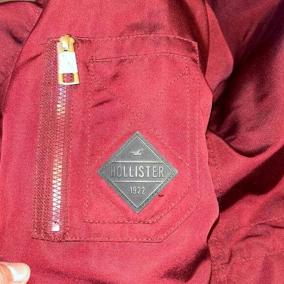 Hollister Ultimate Down Collection Burgundy Jacket - Size Small - Picture 10 of 10